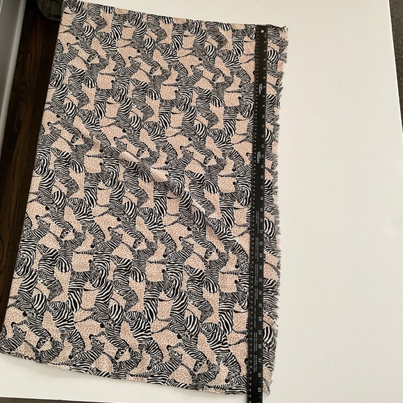 J.Crew Luxurious Zebra Print Scarf 33”x 70” Neutral Safari Novelty Soft Chic - Picture 4 of 6